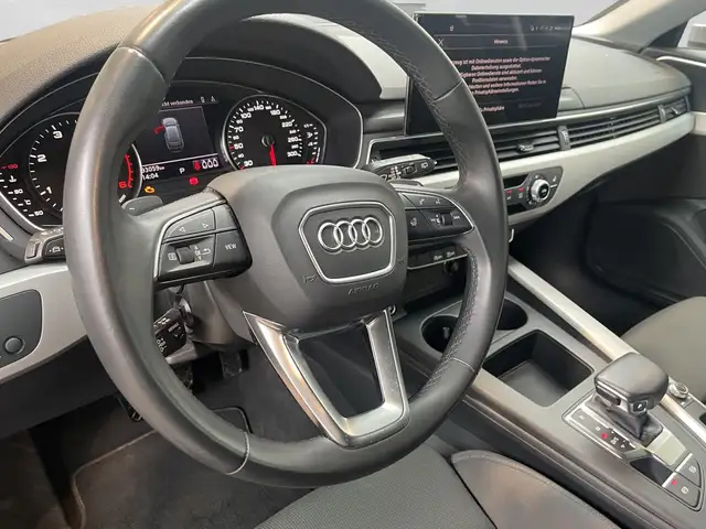 Audi A4 view 9
