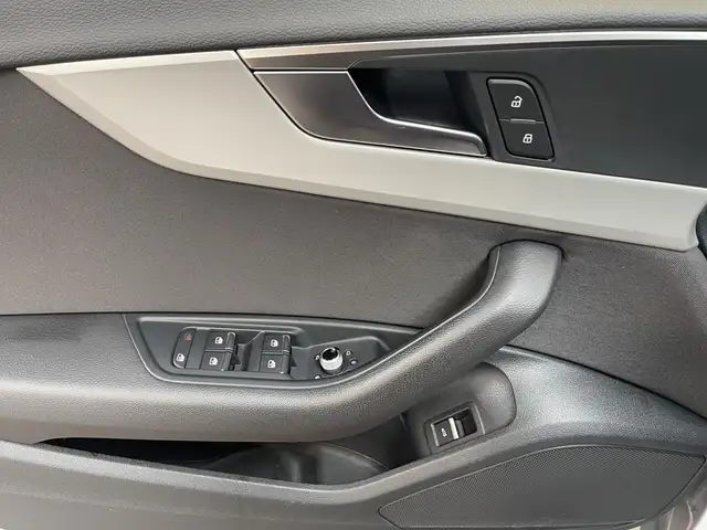 Audi A4 view 8