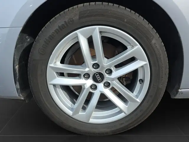 Audi A4 view 7
