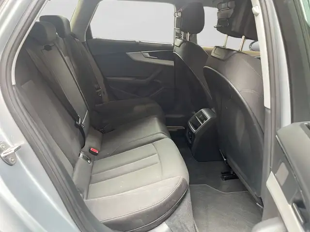 Audi A4 view 6
