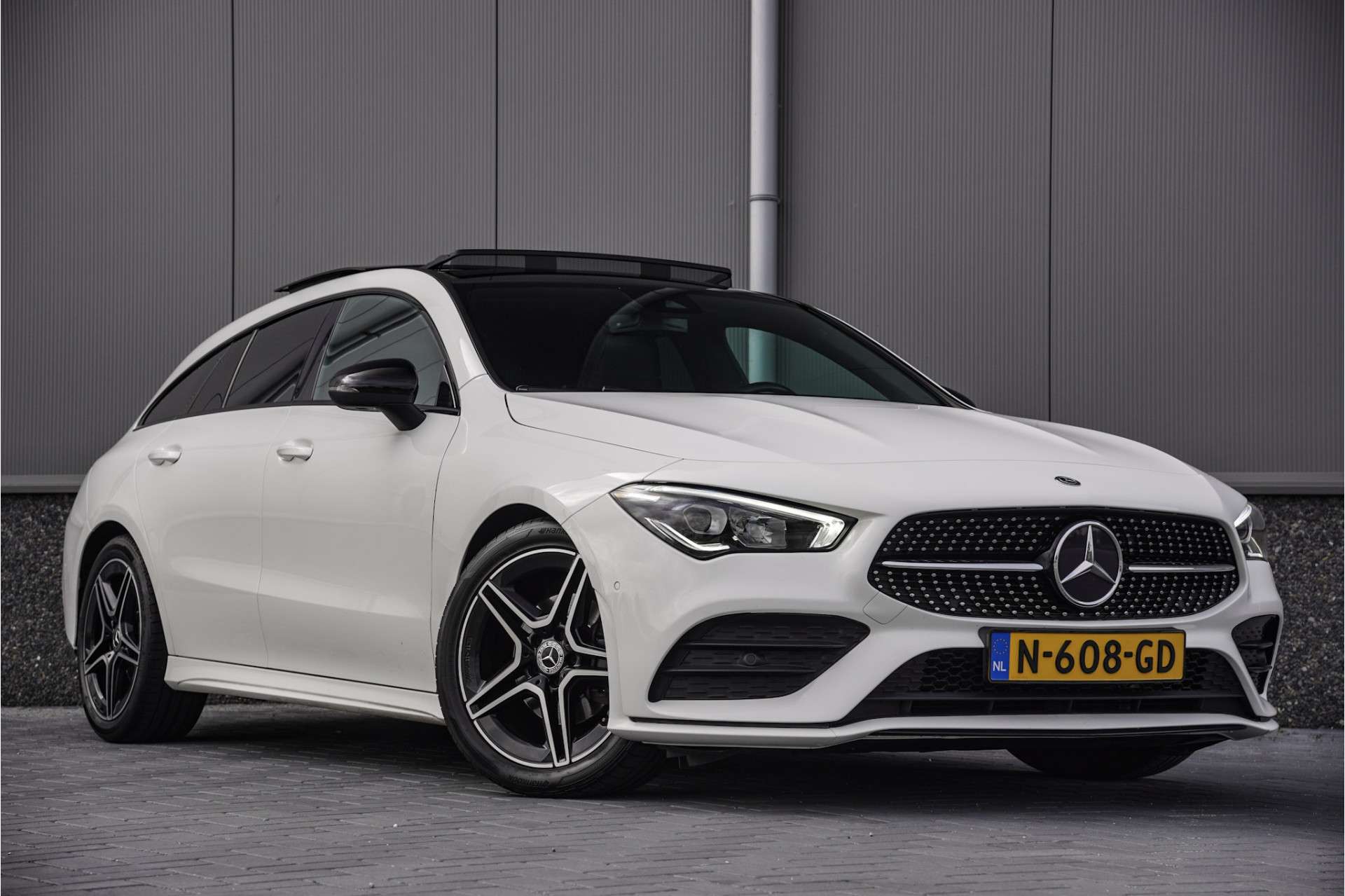 Mercedes-Benz CLA 180