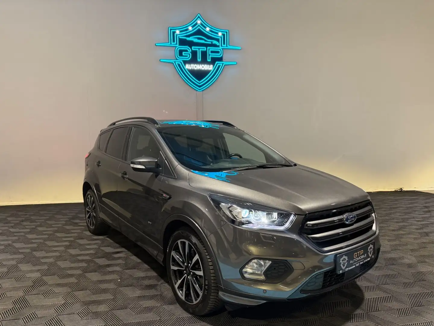 Ford Kuga ST-Line Blau - 2