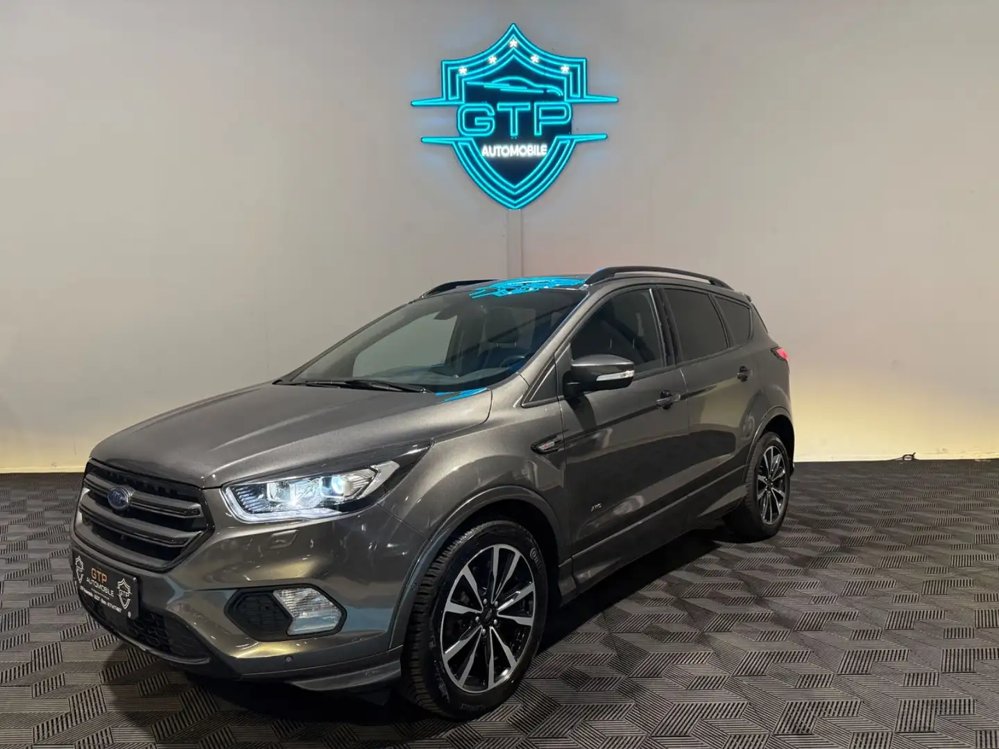 Ford Kuga ST-Line Blau - 1