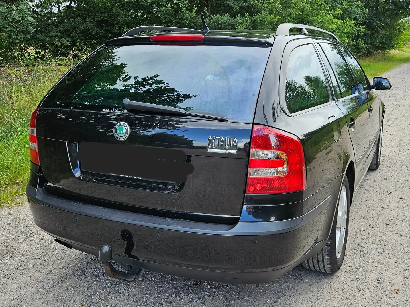 Skoda Octavia Octavia Combi 2.0 FSI Automatik Elegance Schwarz - 2