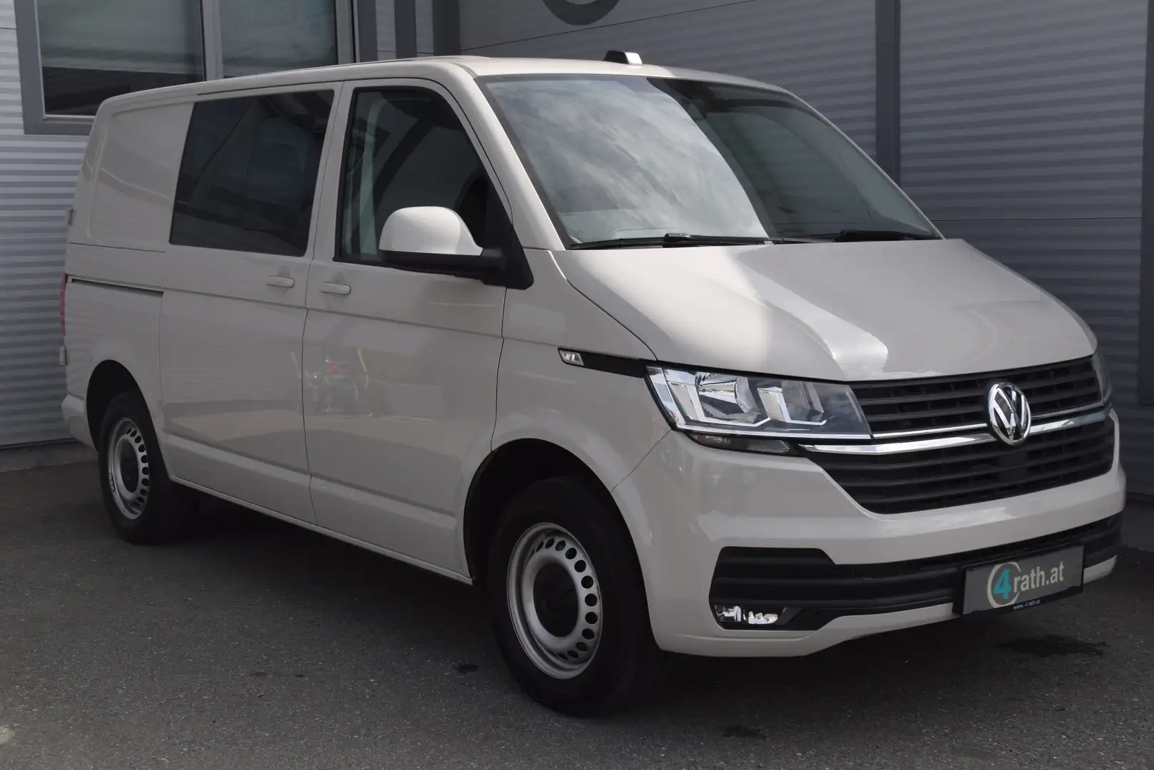 Volkswagen T6.1 Transporter Doka-Kasten KR 2,0 TDI DSG / NETTO: 30.817 € Gris - 2