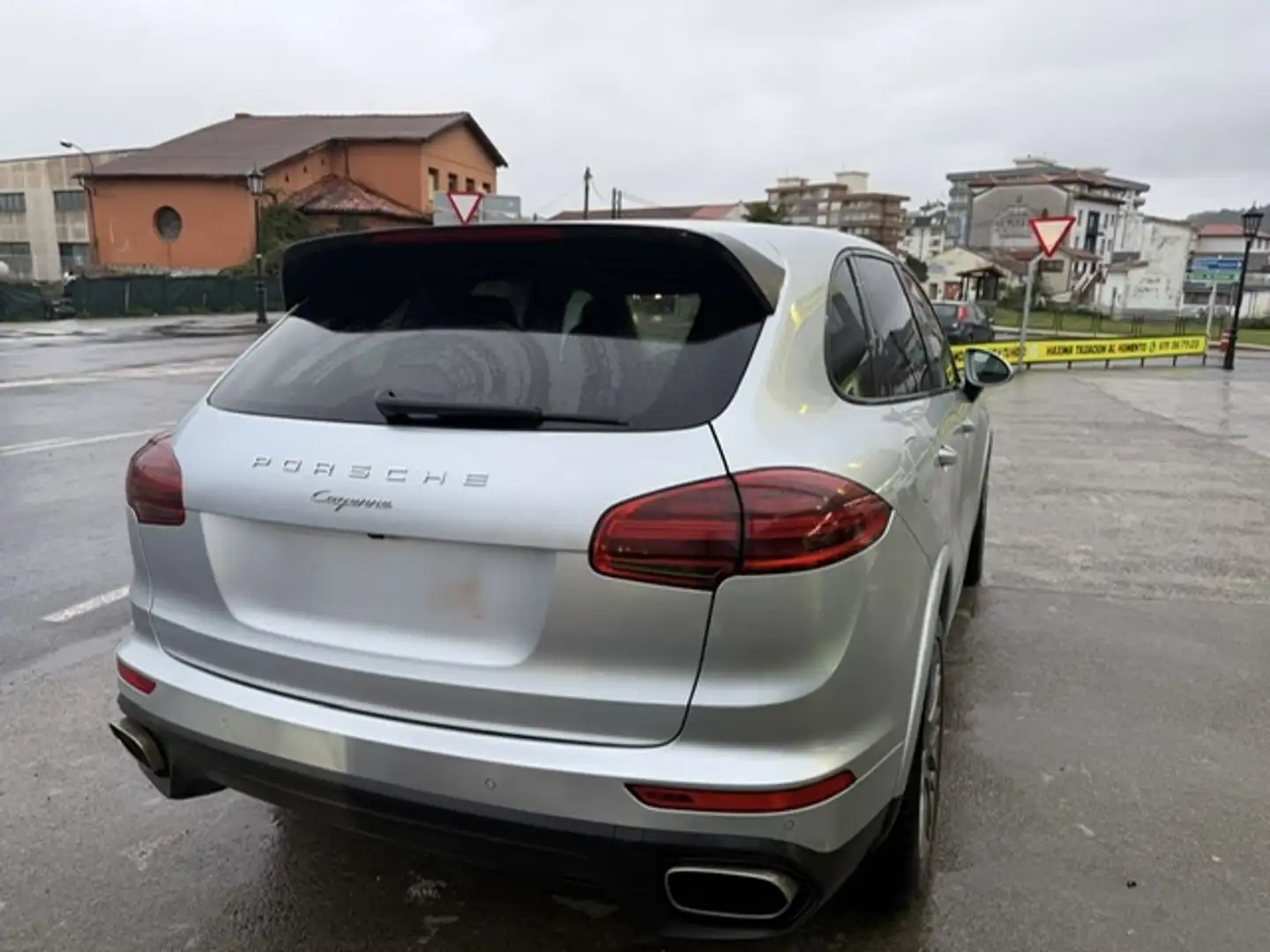 Porsche Cayenne Diesel Platinum Edition Aut. Grau - 2