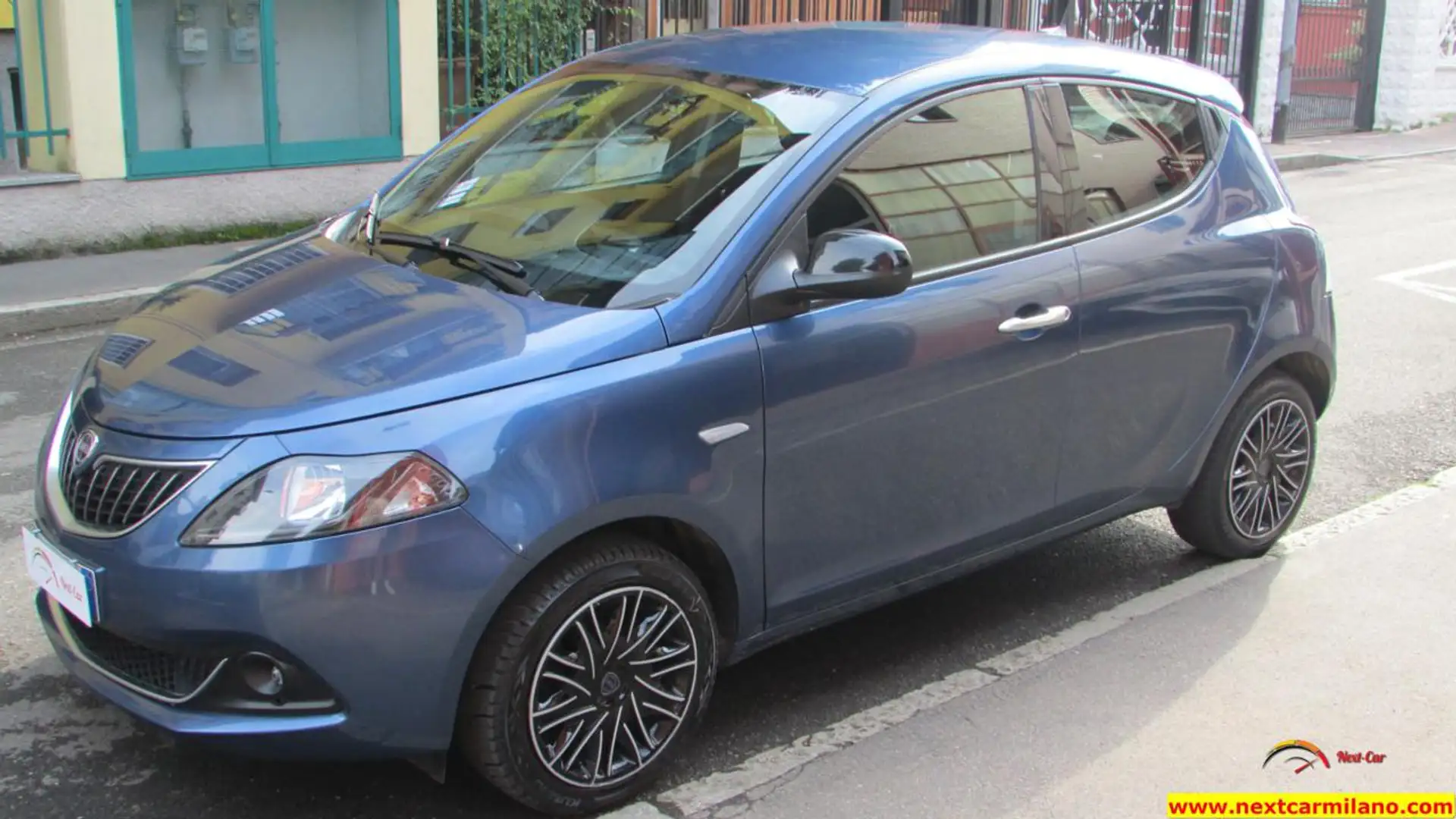 Lancia Ypsilon 1.0 FireFly 5 porte S&S Hybrid Gold Blu/Azzurro - 1
