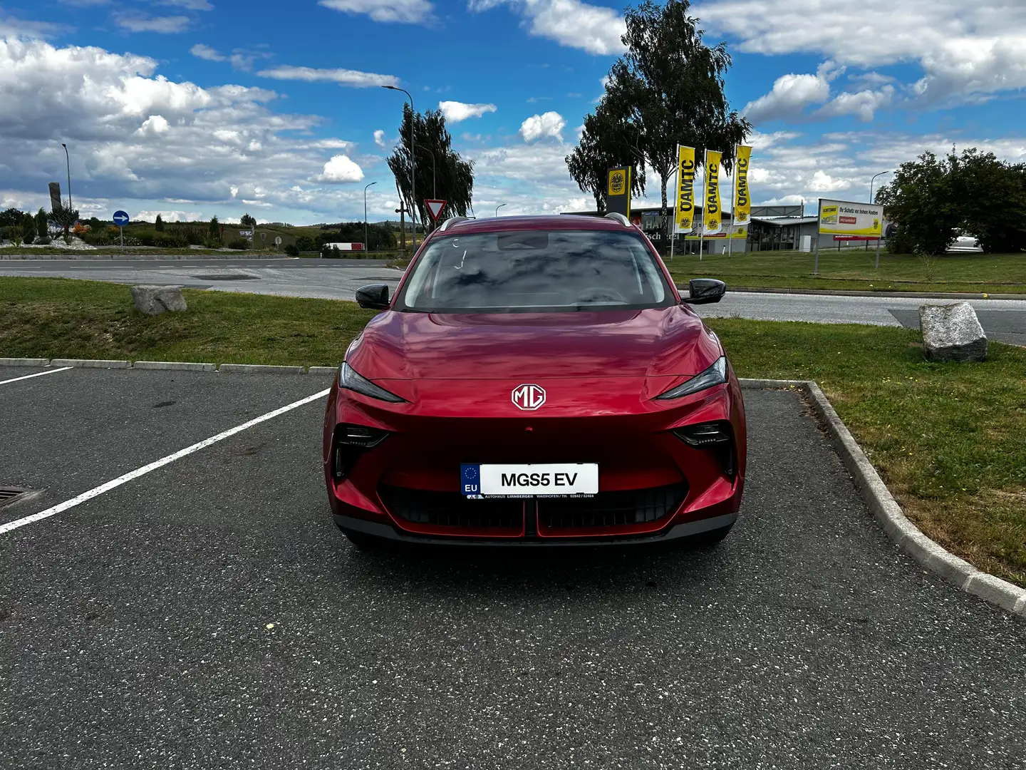 MG MGS5 EV Luxury 64 kWh Rot - 2