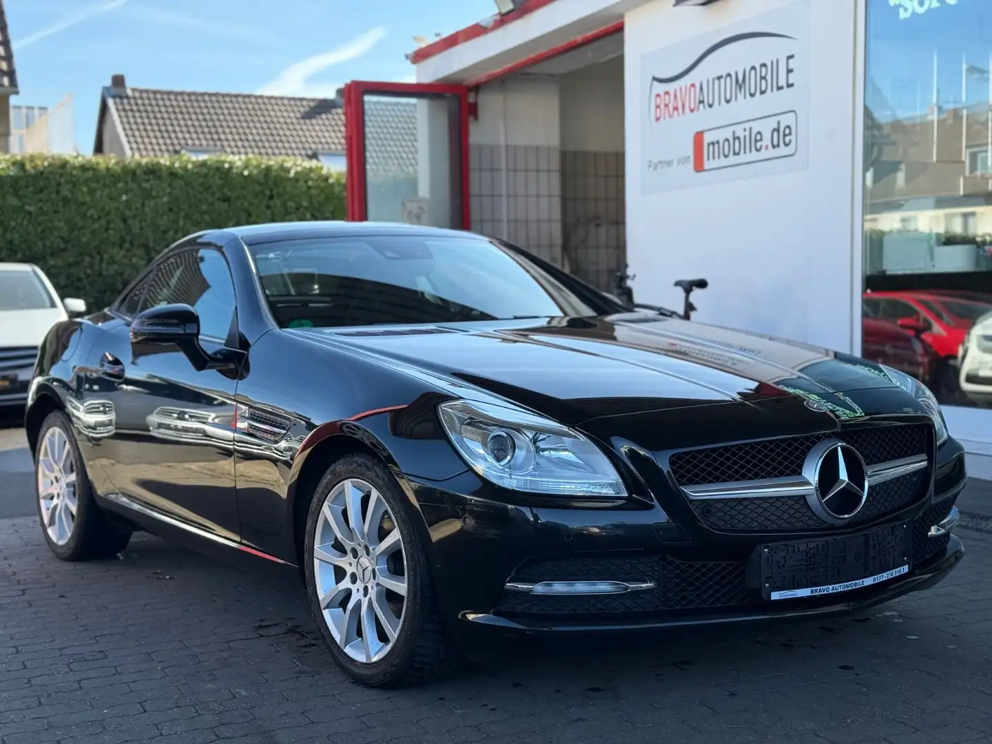 Mercedes-Benz SLK 200 Roadster LED/NAVI/LEDER/AIRSCARF/PDC/SHZ Чорний - 2