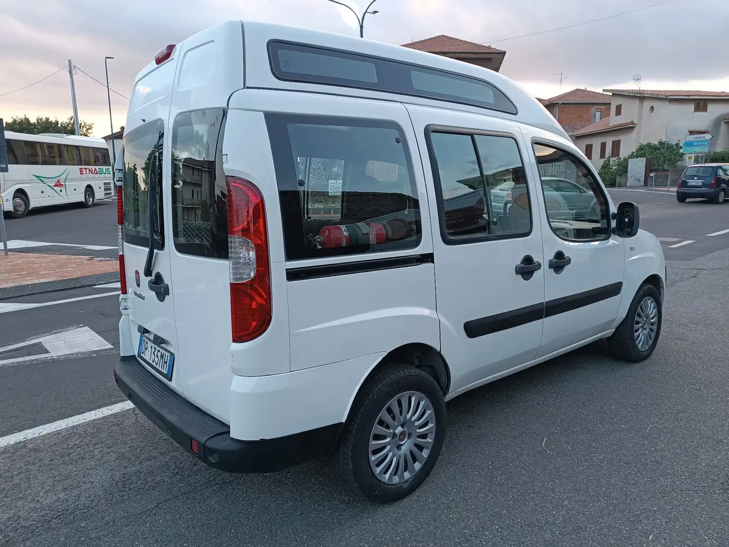 Fiat Doblo 1.9 mjt Family 120cv fap Pedana Disabili Bianco - 2