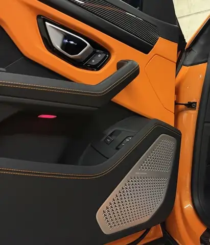 Lamborghini Urus view 13