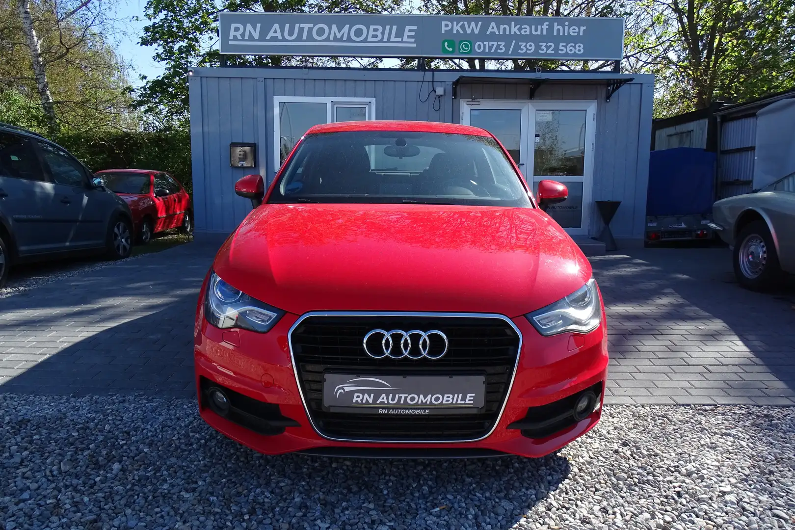 Audi A1 Ambition S-tronic **S-LINE / SCHECKHEFT / XENON** Rojo - 1