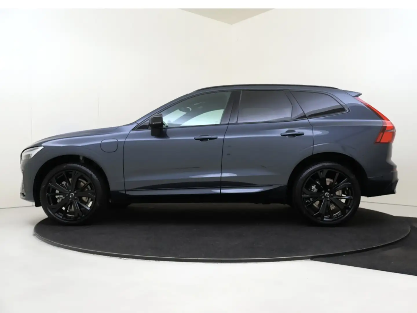 Volvo XC60 T6 AWD Ultra Black Edition | Facelift | Trekhaak | Blauw - 2