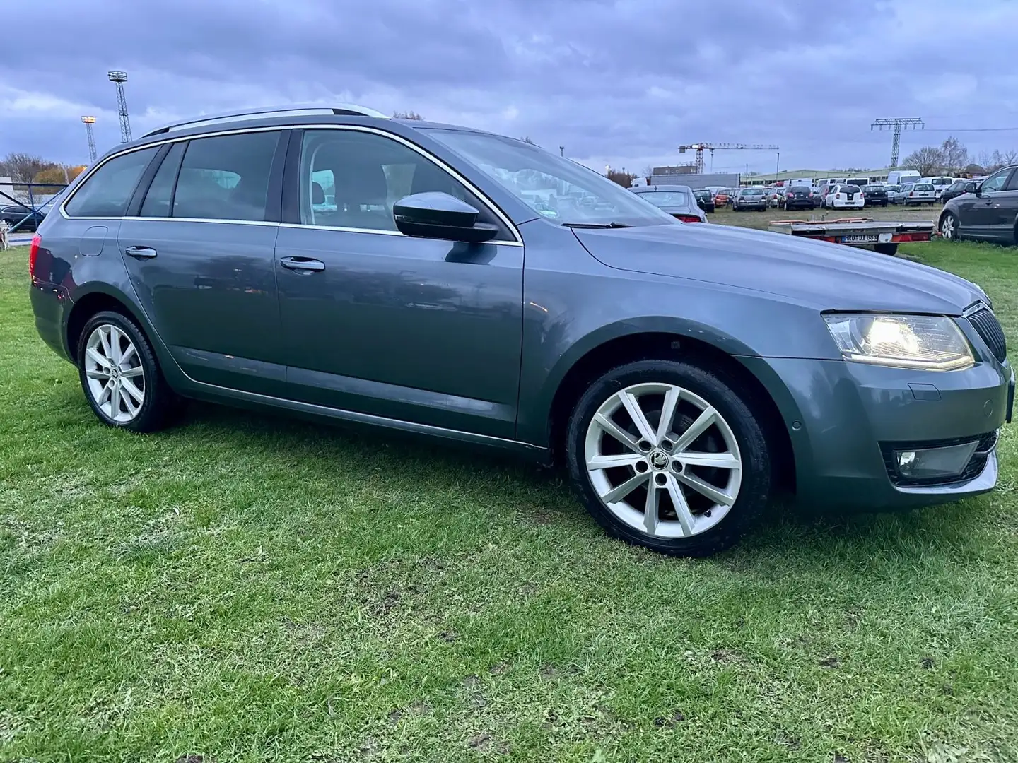 Skoda Octavia Combi Elegance Gris - 2