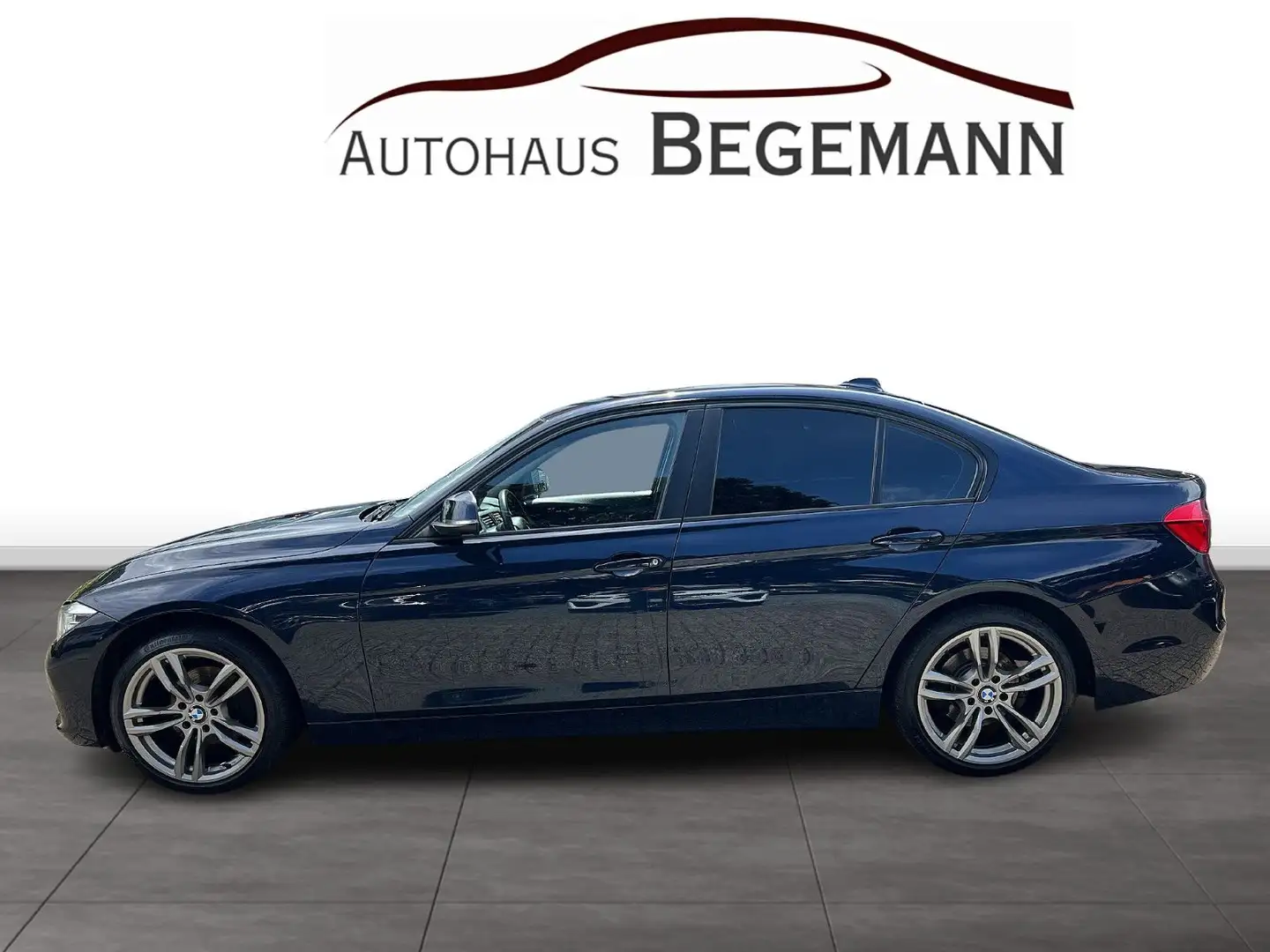 BMW 318 d Advantage AHK LED SHZ Kam 17"LM Blau - 2