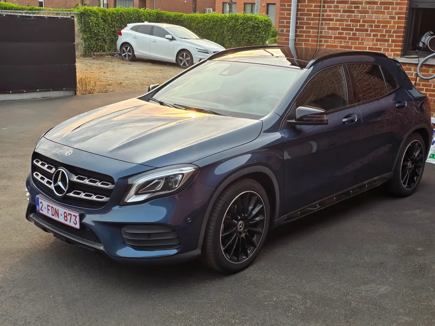 Mercedes-Benz GLA 180 GLA 180 7G-DCT AMG Line - 1