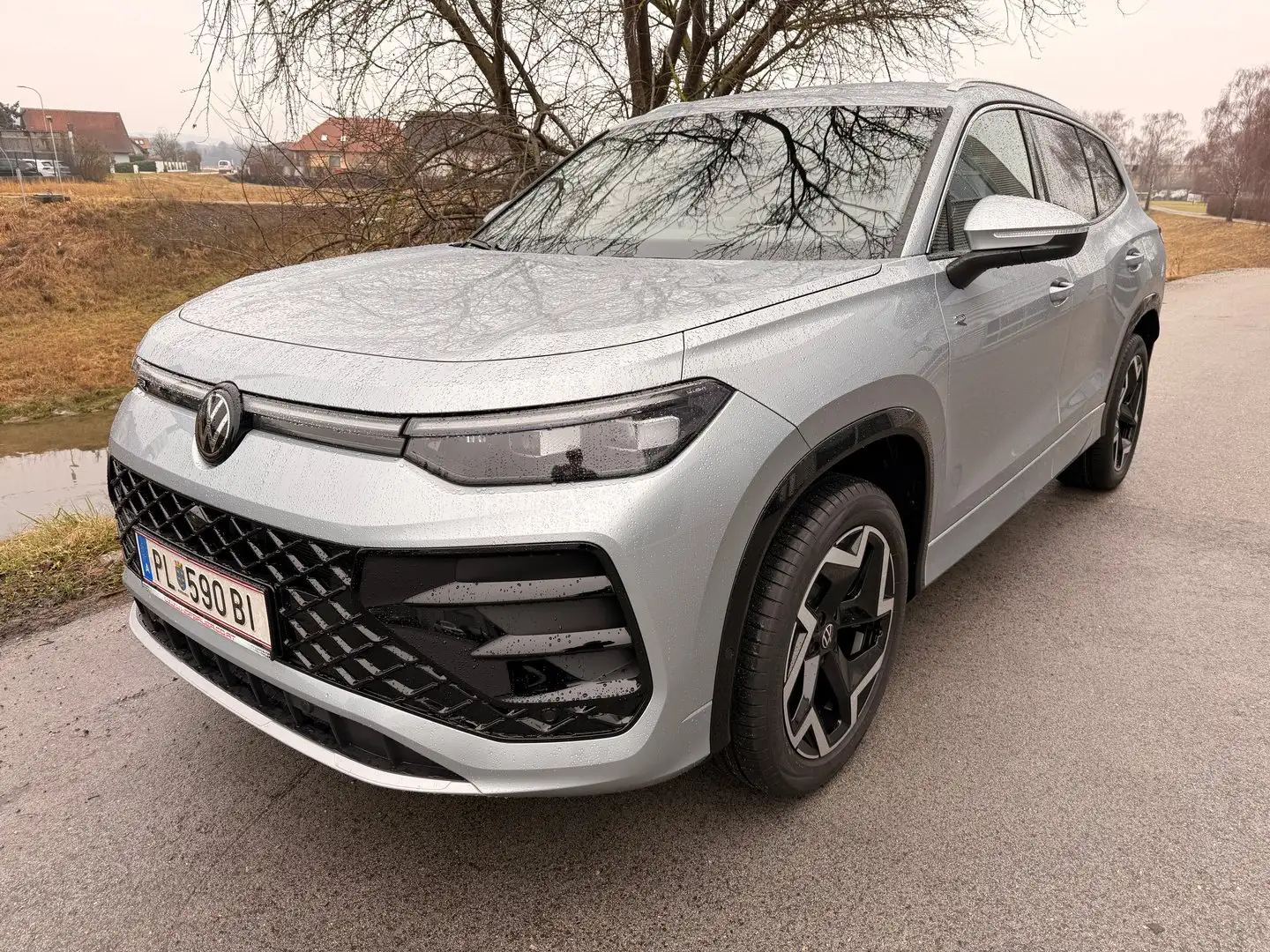 Volkswagen Tayron R-Line eTSI DSG Silber - 1
