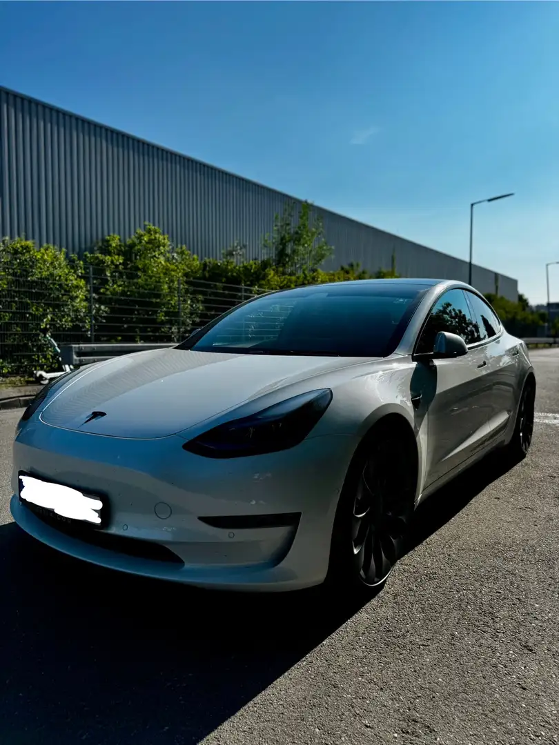Tesla Model 3 Langstreckenbatt. Allradantrieb Dual Motor Perform Weiß - 2