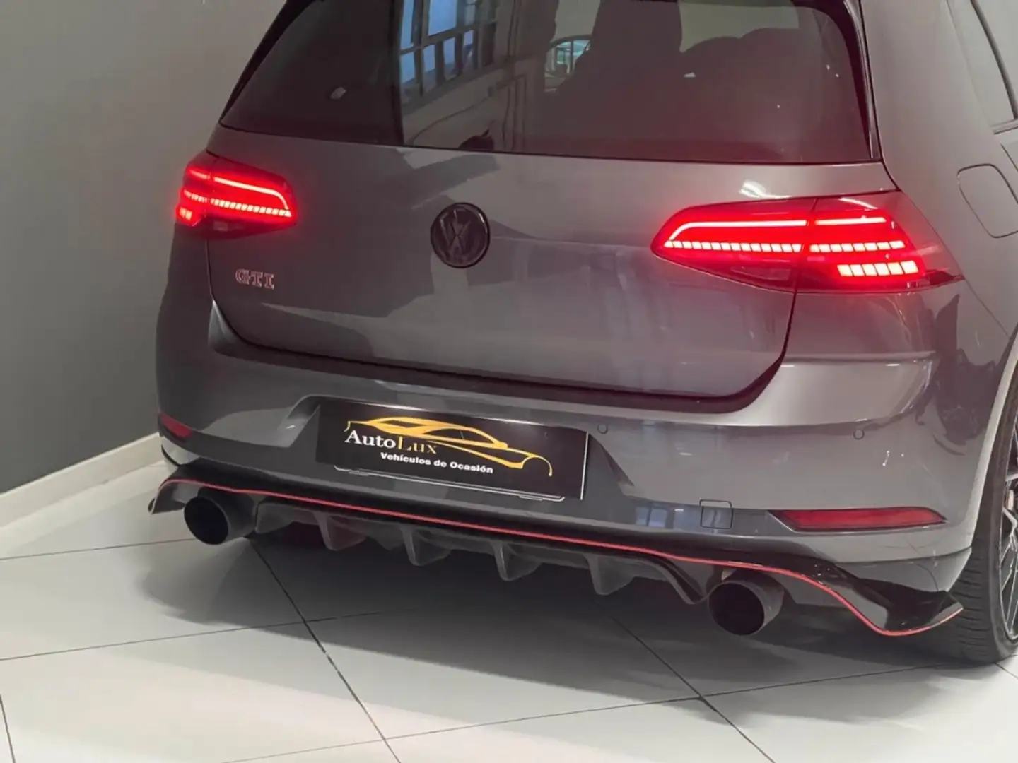 Volkswagen Golf GTI 2.0 TSI DSG6 169kW Gris - 2