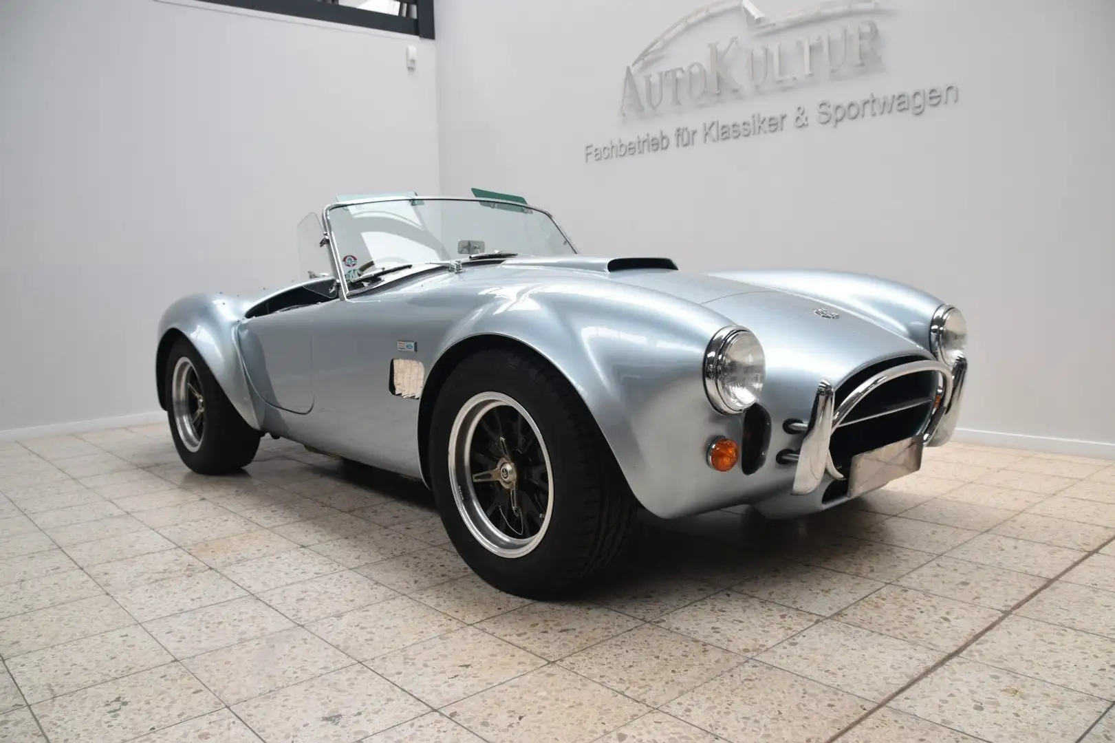 AC Cobra Mk IV Lightweight Matching Certification Argent - 1