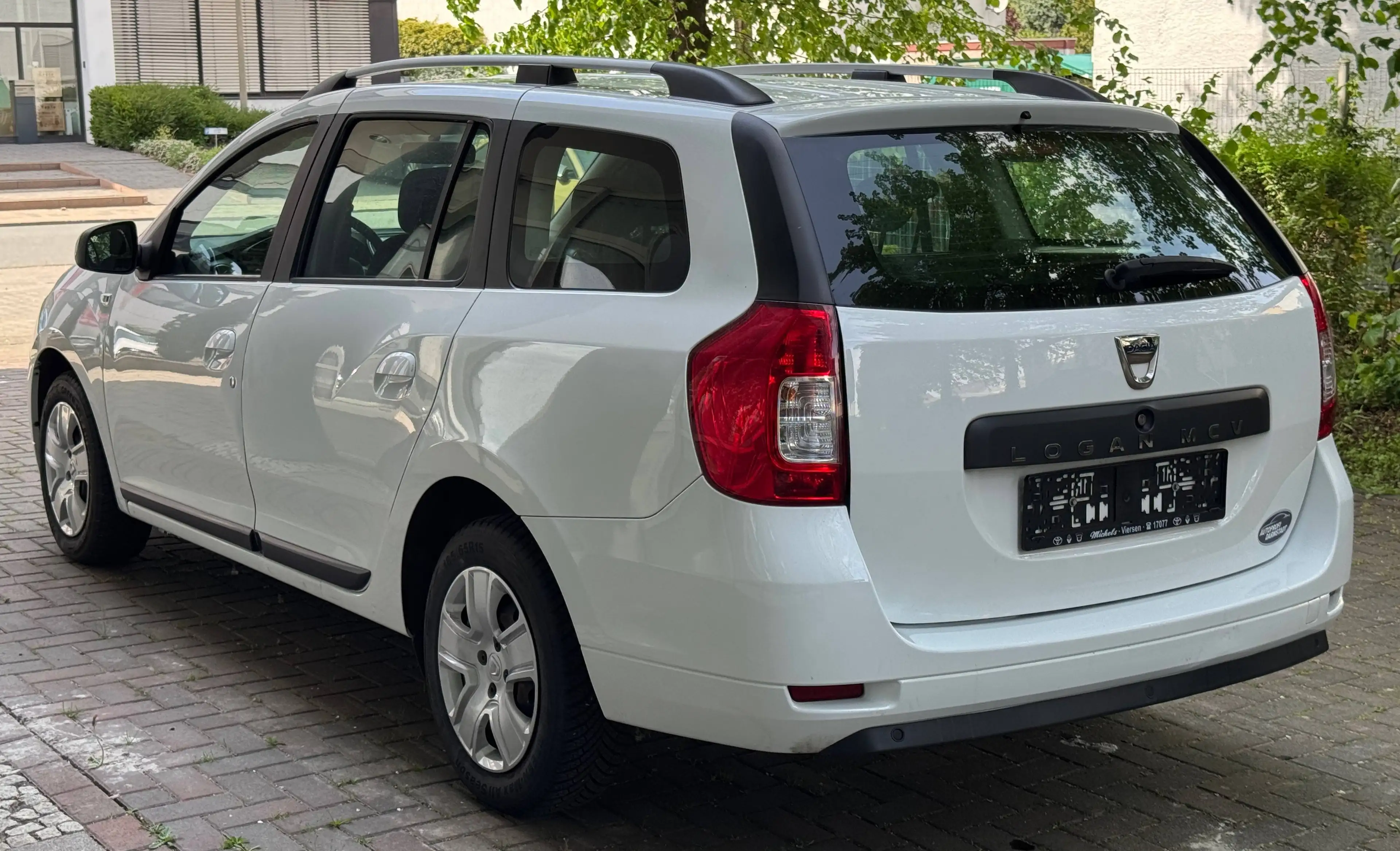 Dacia Logan Automatik*TÜV AU NEU*KLIMA*PDC*Tempomat* — photo 4