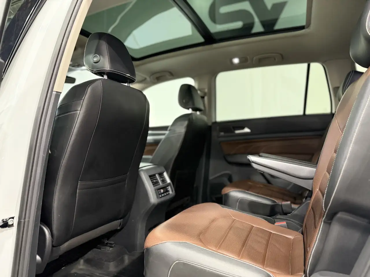 Volkswagen Atlas снимка Volkswagen Atlas