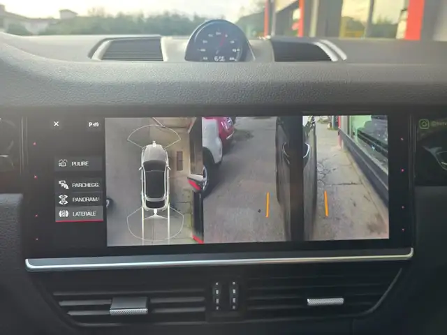 Porsche Cayenne view 6