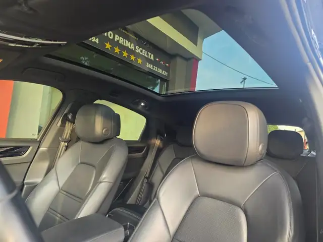 Porsche Cayenne view 8