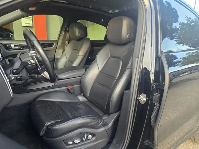 Porsche Cayenne view 7