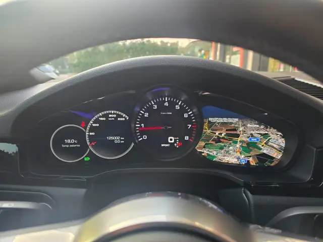 Porsche Cayenne view 5