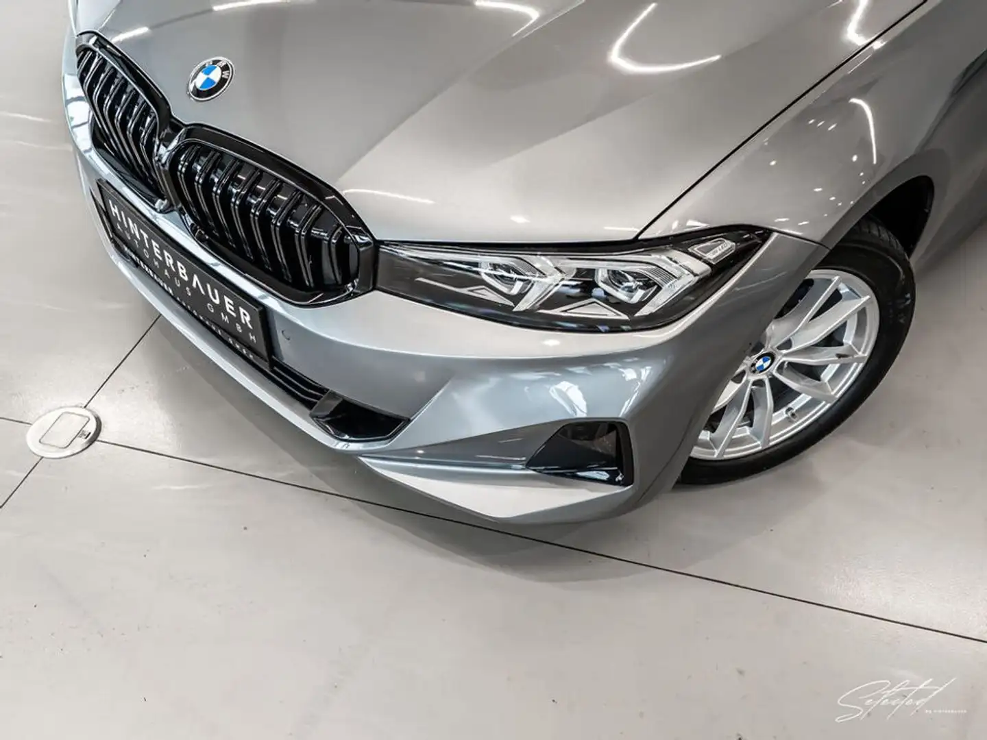 BMW 320 d xDrive Touring Aut. *LED*LIVE-COCKPIT* Gris - 2