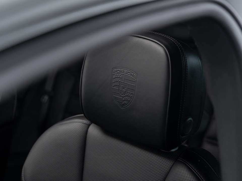 2024 Porsche Macan T thumb 24