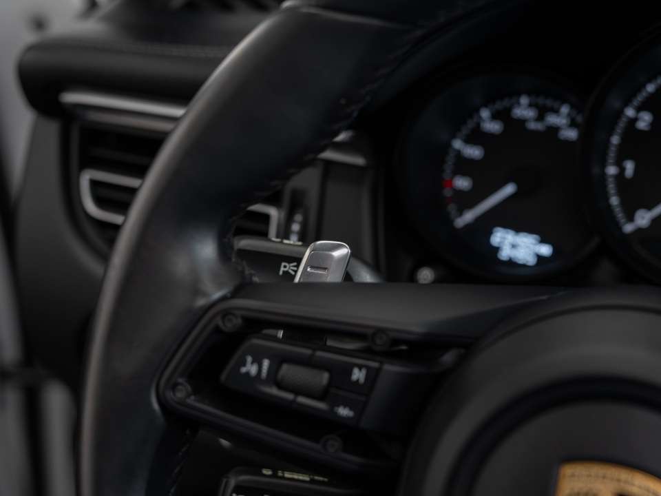 2024 Porsche Macan T thumb 34