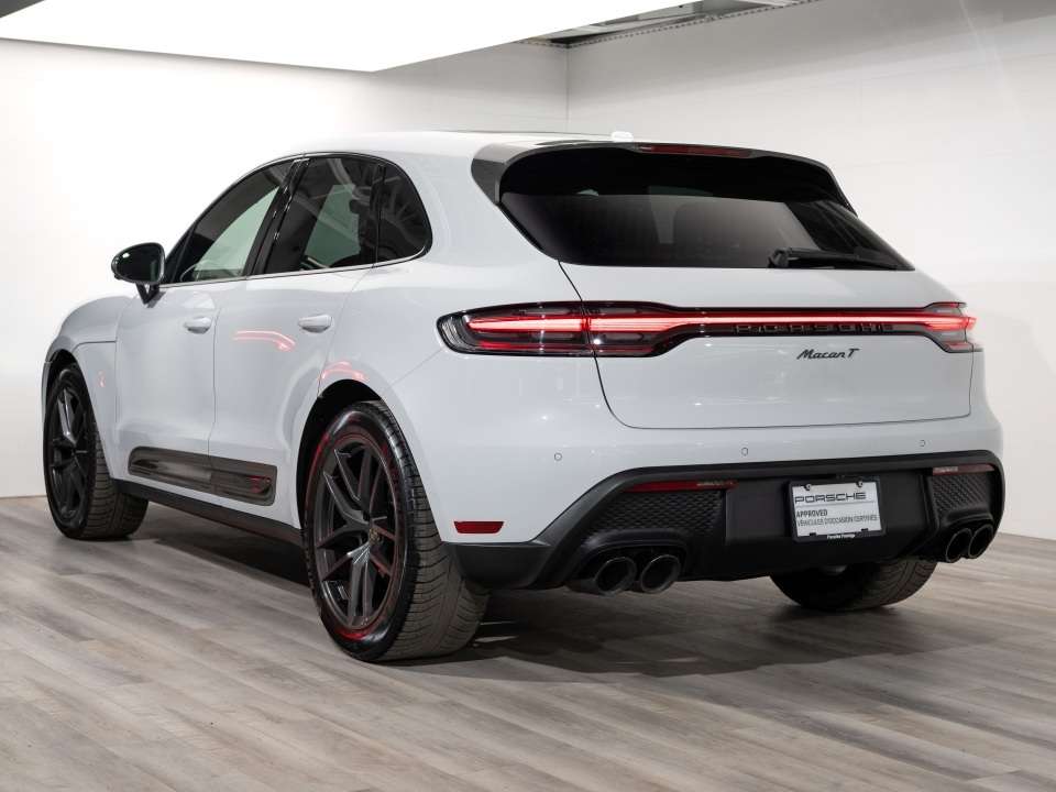 2024 Porsche Macan T thumb 8