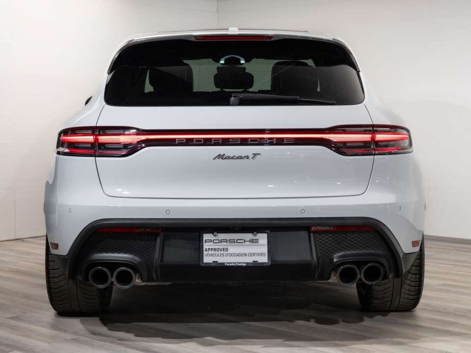 2024 Porsche Macan T thumb 9