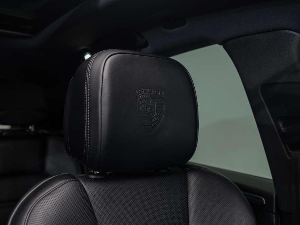 2024 Porsche Macan T thumb 21