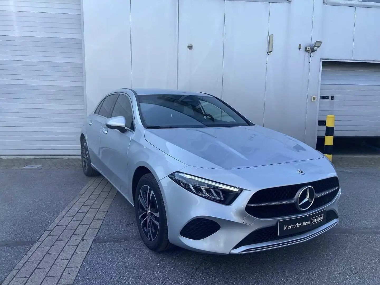 Mercedes-Benz A 250 e Hatchback Business Line | Smartphone Integratie Zilver - 2
