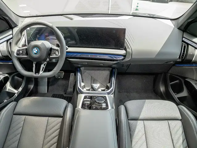 BMW X3 view 5