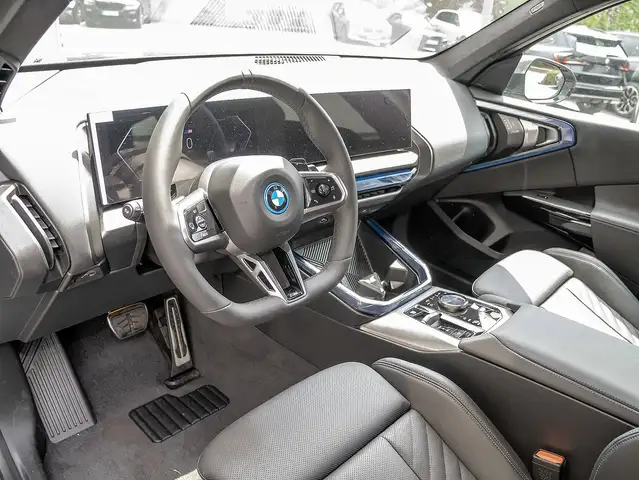 BMW X3 view 3