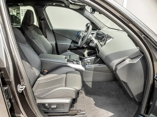 BMW X3 view 4