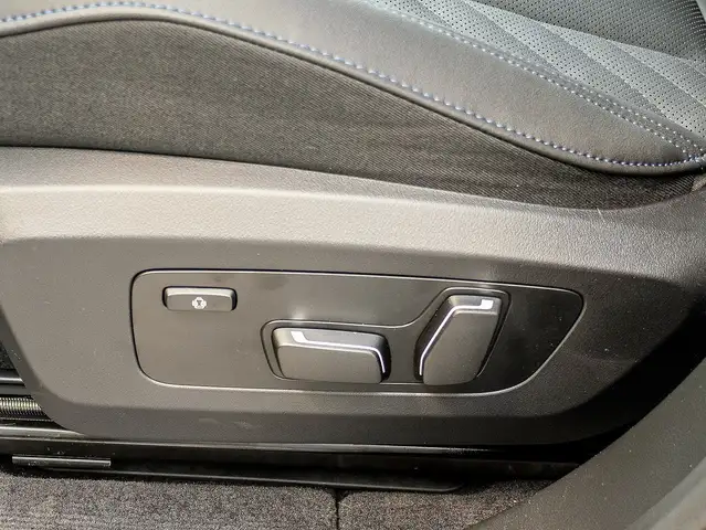 BMW X3 view 13
