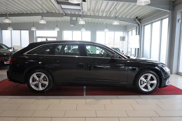 Audi A6 Avant view 9