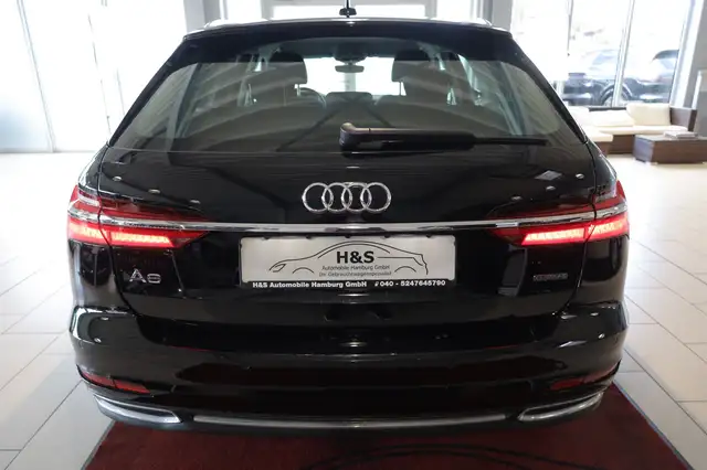 Audi A6 Avant view 4
