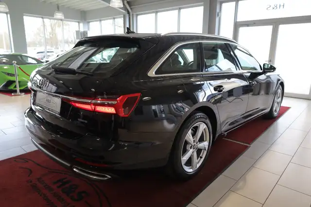 Audi A6 Avant view 8