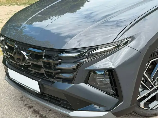 Hyundai Tucson view 3
