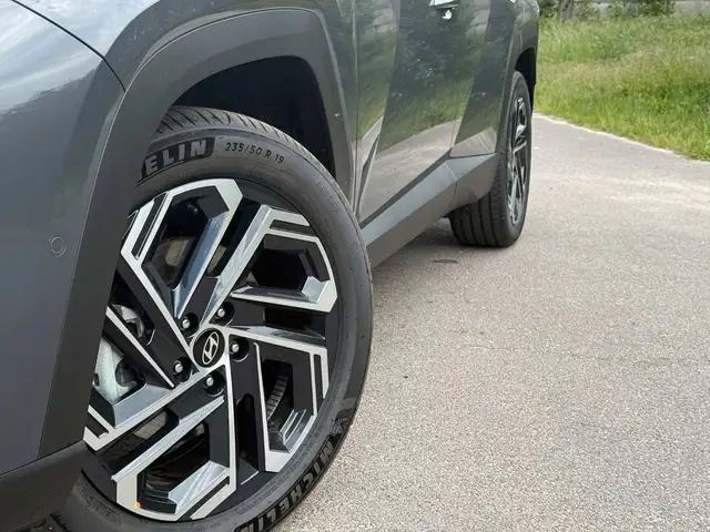 Hyundai Tucson view 4