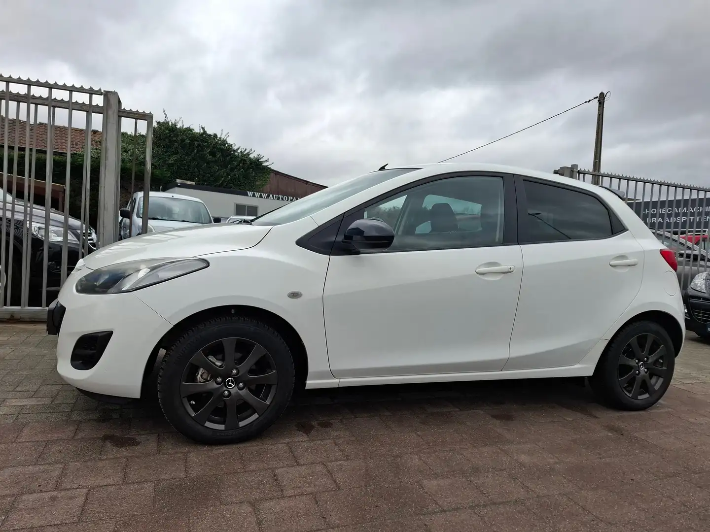 Mazda 2 1.3i Active+ Wit - 2