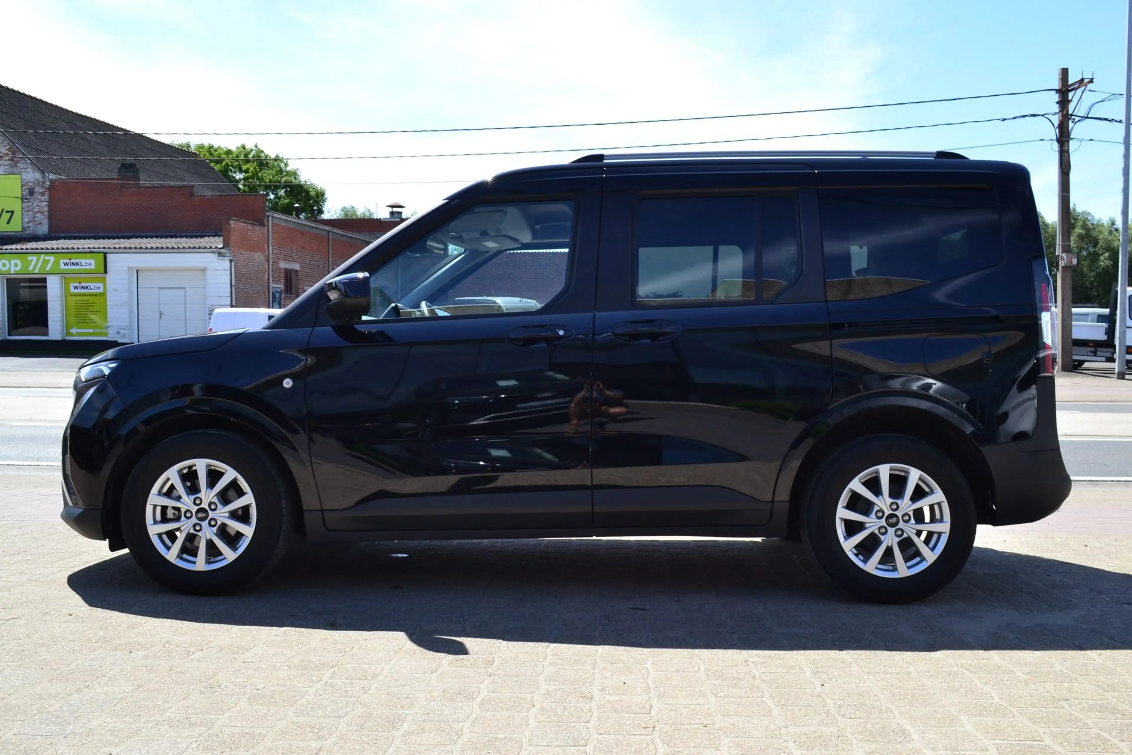 Ford Tourneo Courier Titanium 1.0i — photo 4