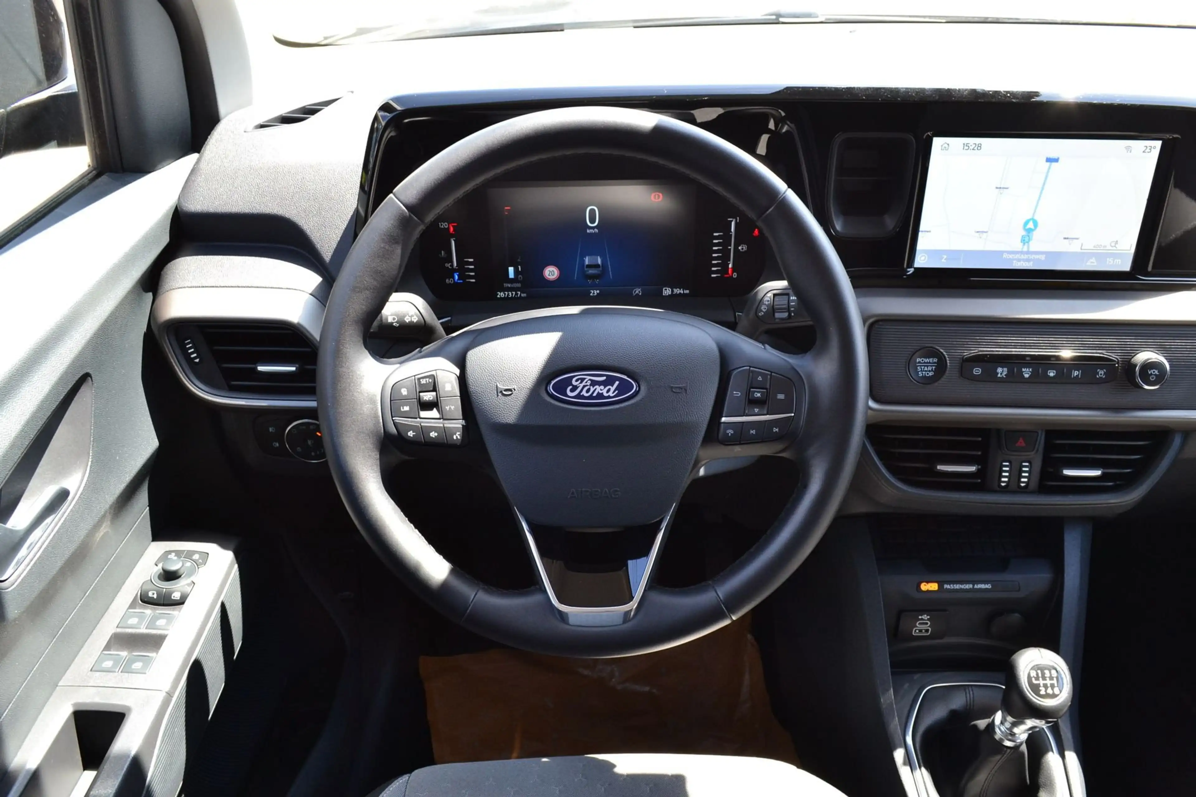 Ford Tourneo Courier Titanium 1.0i — photo 11