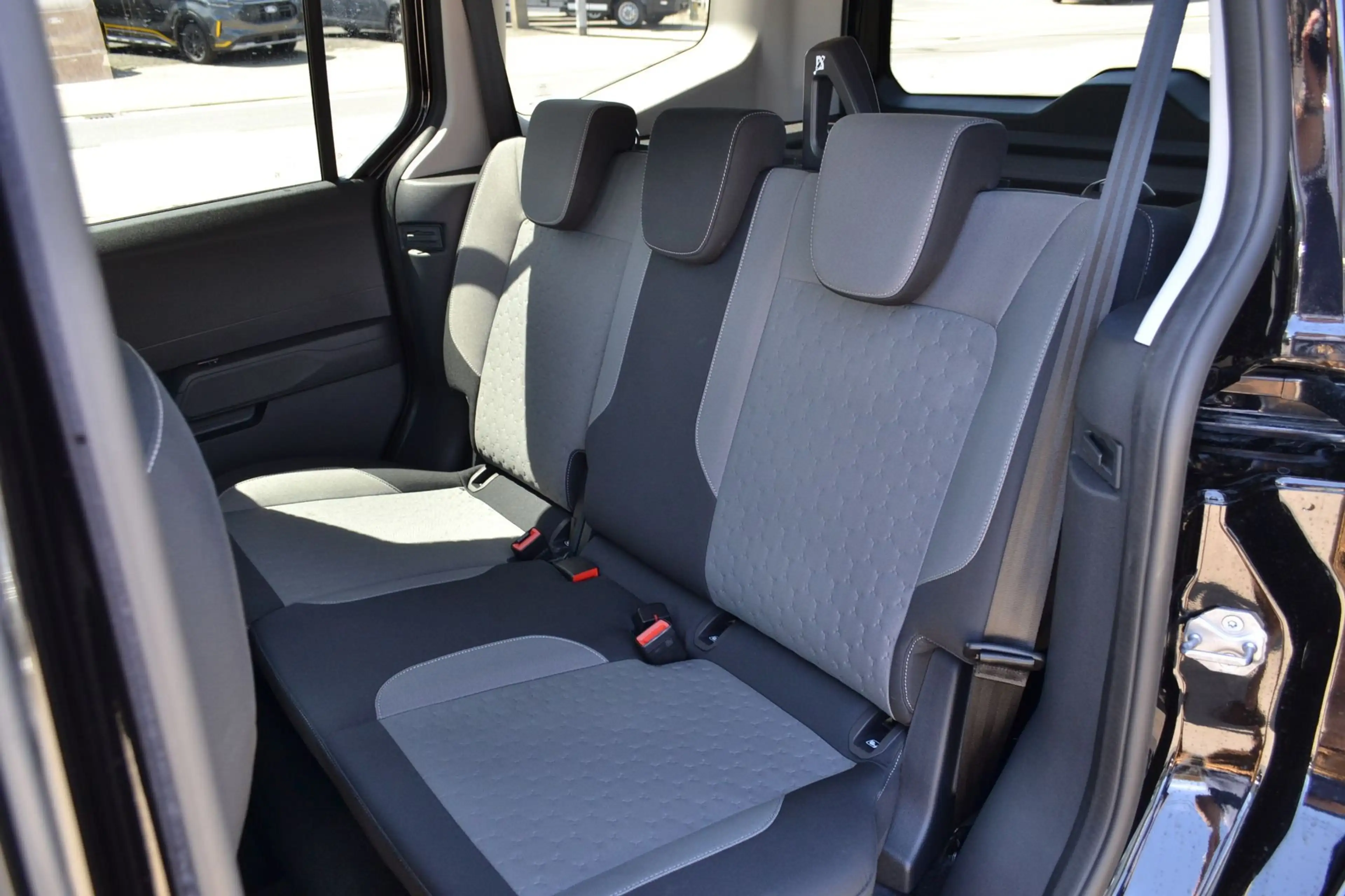 Ford Tourneo Courier Titanium 1.0i — photo 15